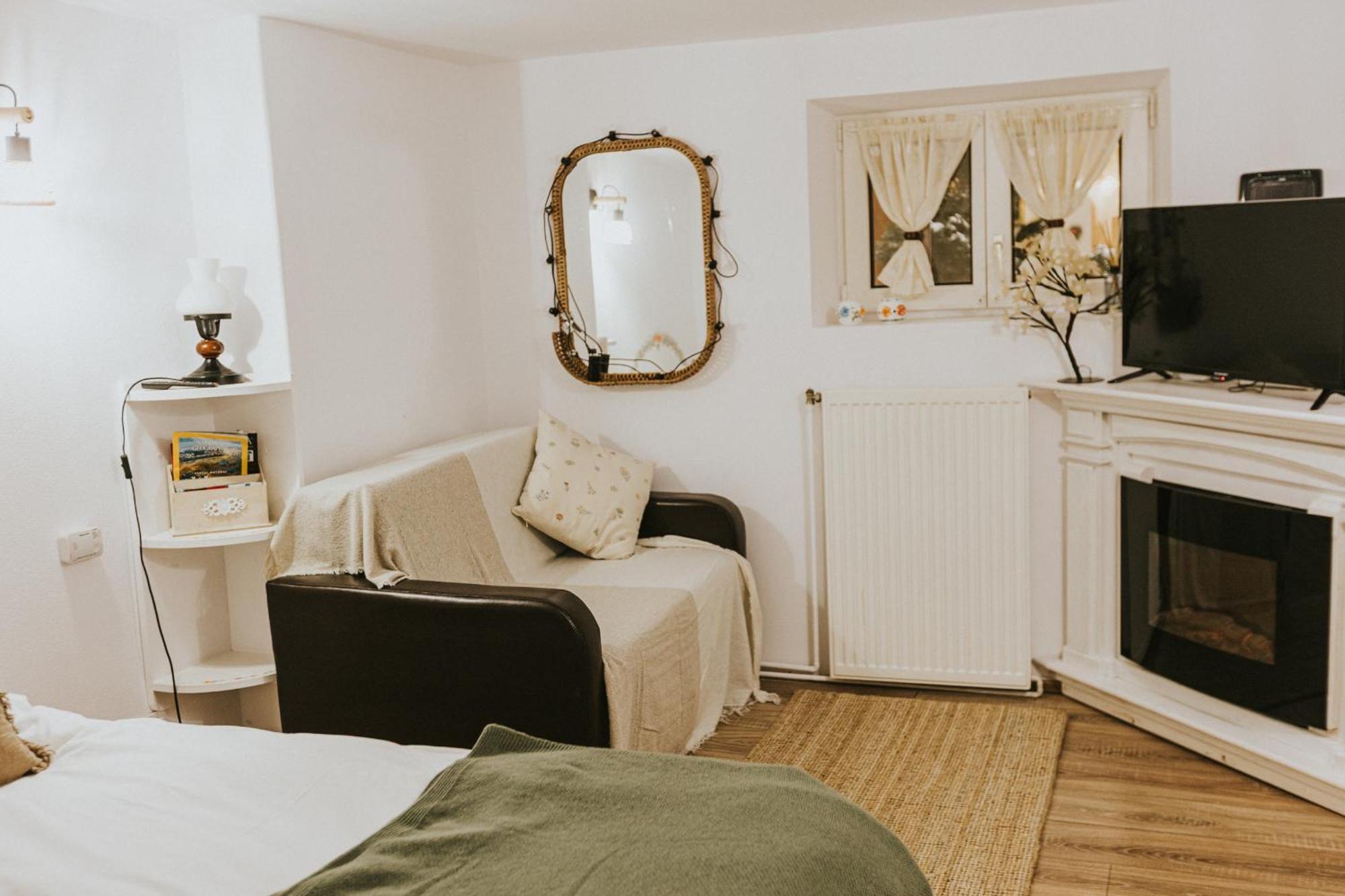 Republicii Rustic Apartament In Brasov City Center Екстер'єр фото